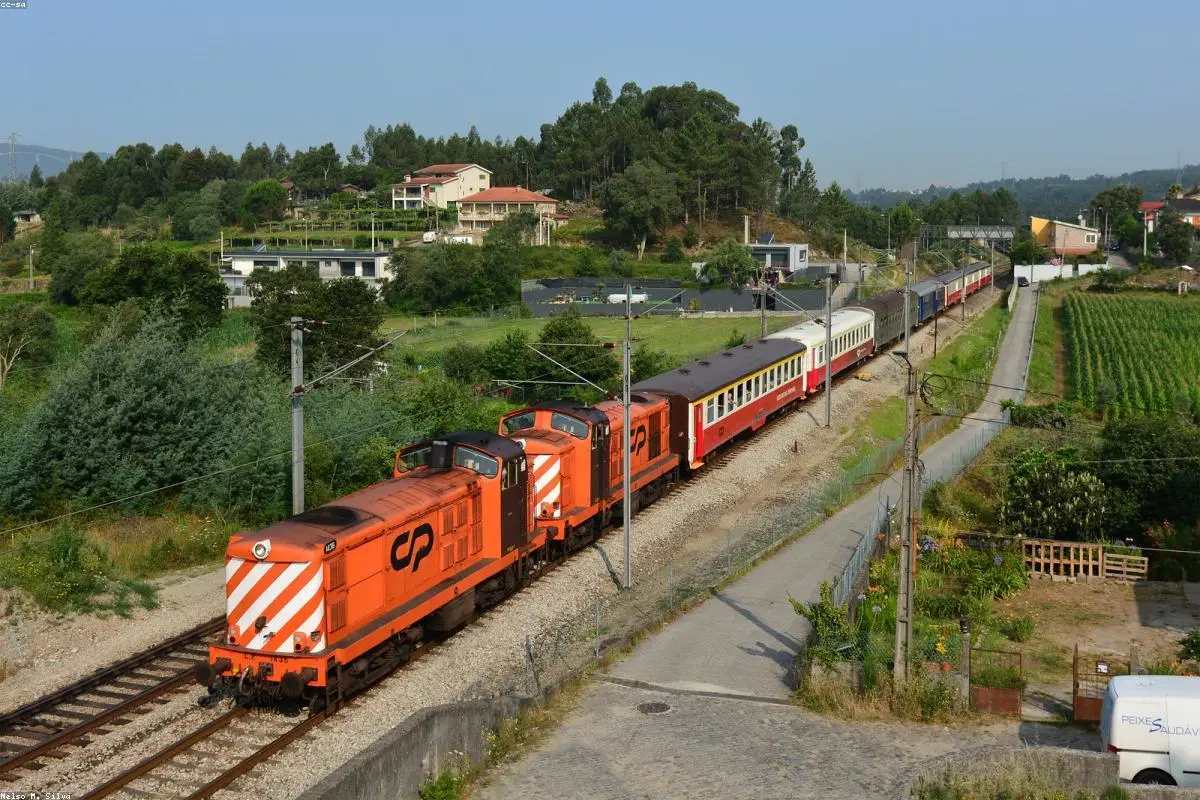 UK Rail Gridlock: CrossCountry Services Paralyzed After Major Power Failure