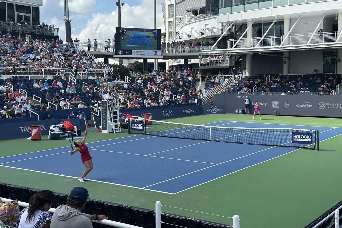 Sabalenka's Unprecedented Pause: 'It's So Strong' – Cannabis Smell Halts Grand Slam Action