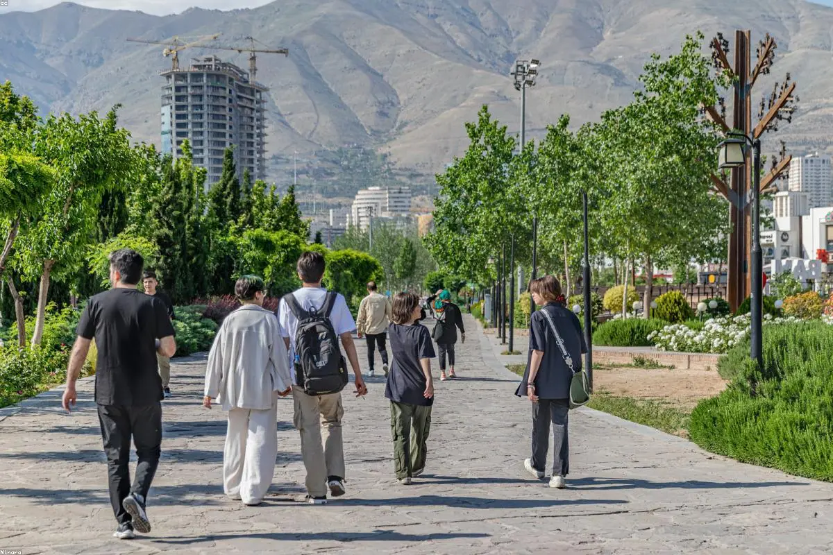 A Nation in Remembrance: Iran Begins Public Mourning for Slain Ayatollah