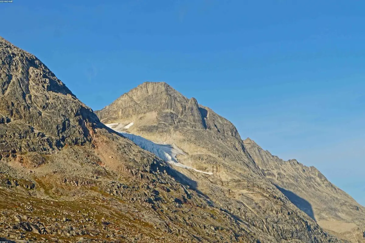 Arctic Chess: Why the US is Quietly Negotiating for New Bases in Greenland