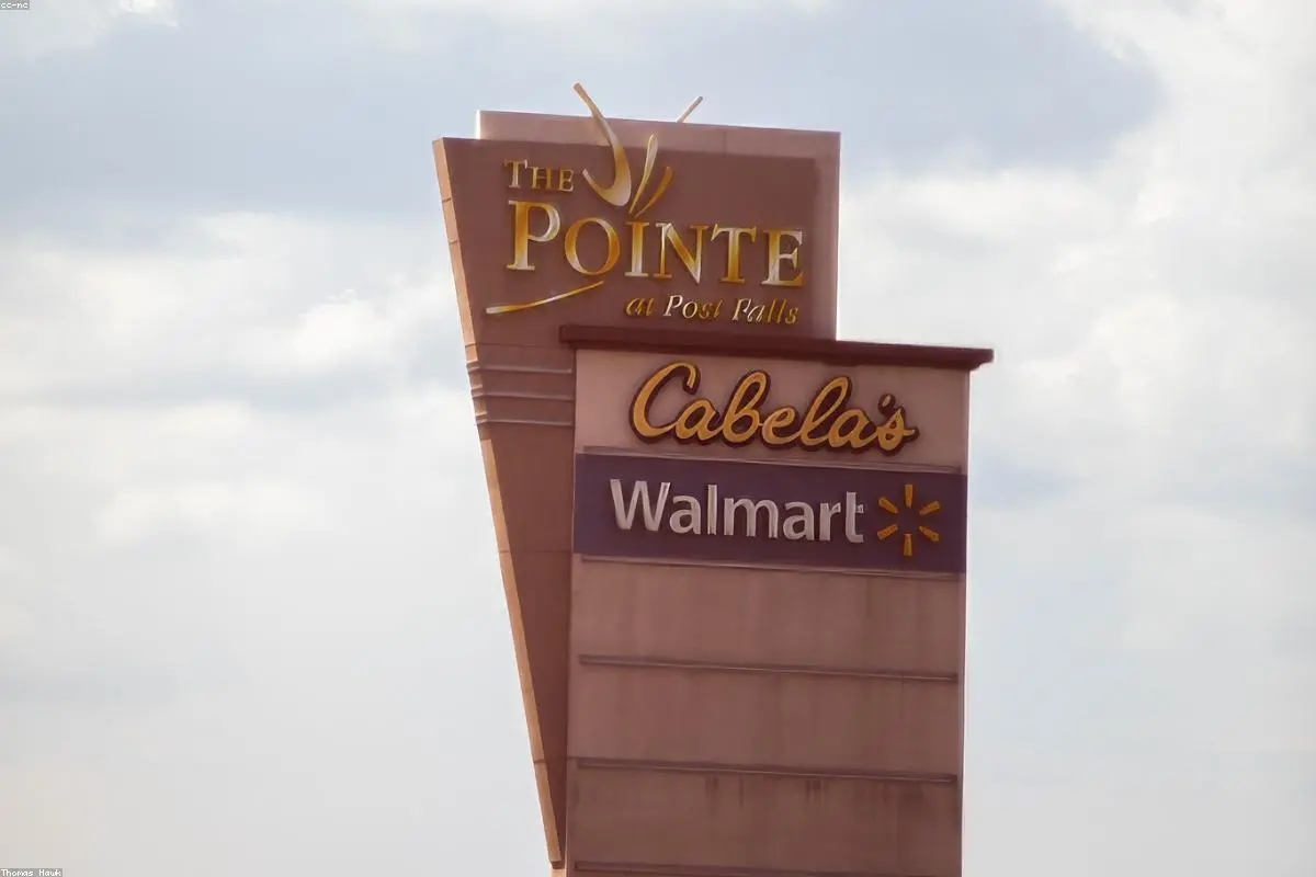 Walmart’s Warning: The High Cost of the Commute is Squeezing the Kitchen Table